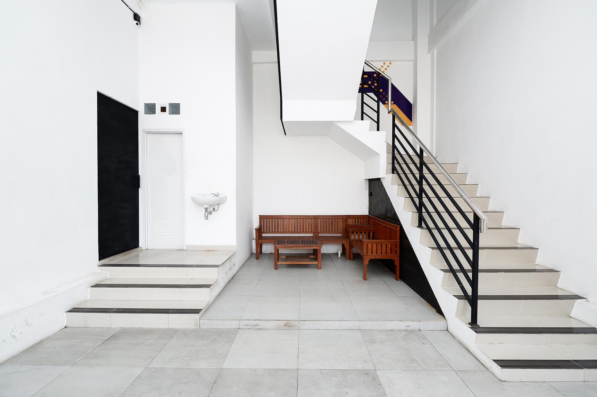 Spot On 2026 Arta Residence Semarang Exterior photo